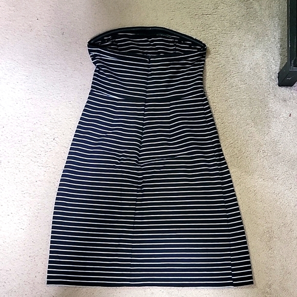Old Navy Striped Strapless Dress - Picture 3 of 4